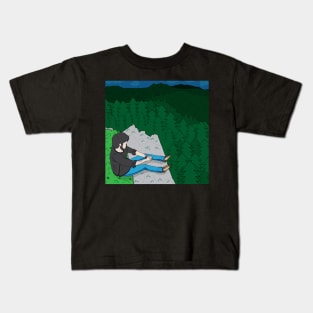 Looking over the mountains Kids T-Shirt